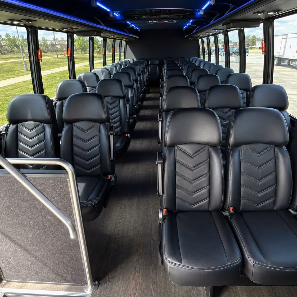 las cruces 30 passenger minibus rental