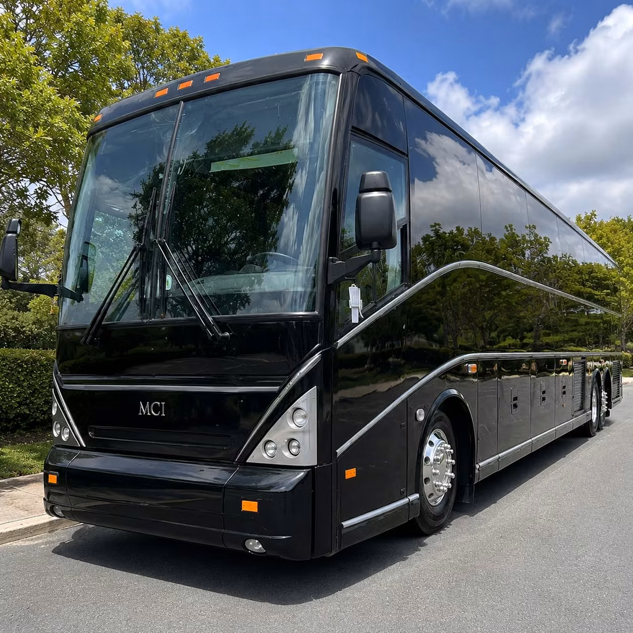 shuttle your team between las cruces and el paso international airport with ease